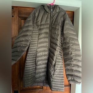 Eddie Bauer light puffer coat